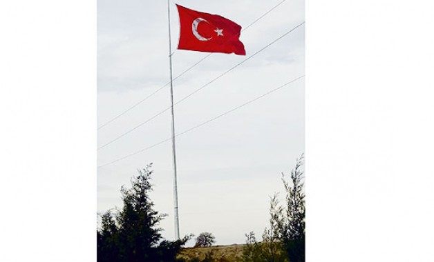 Arız’daki dev Türk Bayrağı hayran bırakıyor!