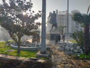 Atatürk Anıtı ve çevresi güzelleşiyor-2