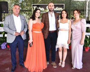 BİRBİRLERİNE-ÇOK-YAKIŞTILAR-5