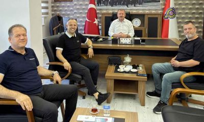 Vedat Uğur Karacabey İlçe Emniyet Müdürü Abdullah Tomar'ı makamında ziyaret etti.