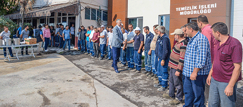 Belediyesi-personelinden-aşure-ikramı-2