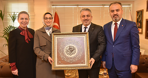 Bu-kutlu-davanın-kadın-bekçileriyiz-3