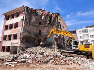 Yeni okul binaları önümüzdeki yıla yetişemeyecek-1